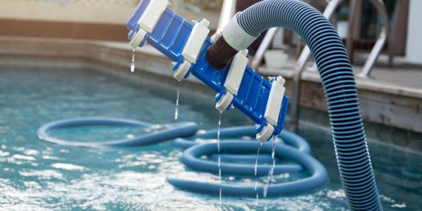 A top-rated Houston pool cleaning company